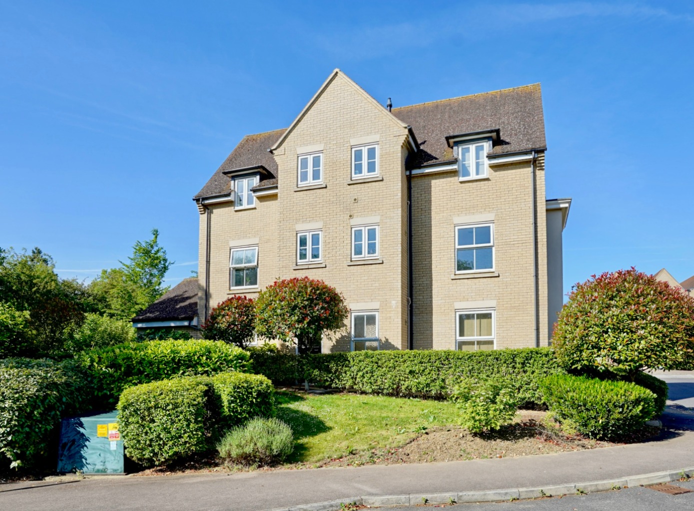 2 bed flat for sale in Stokes Drive, Huntingdon - Property Image 1