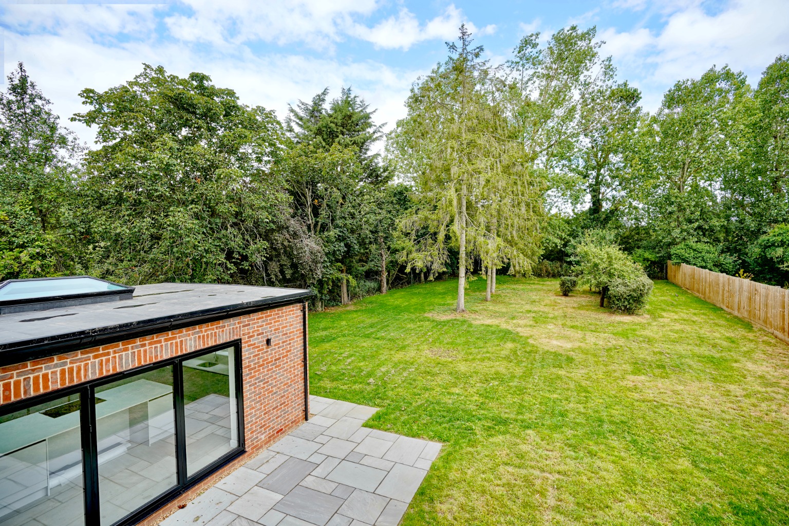 4 bed detached house for sale in High Street, Huntingdon 3