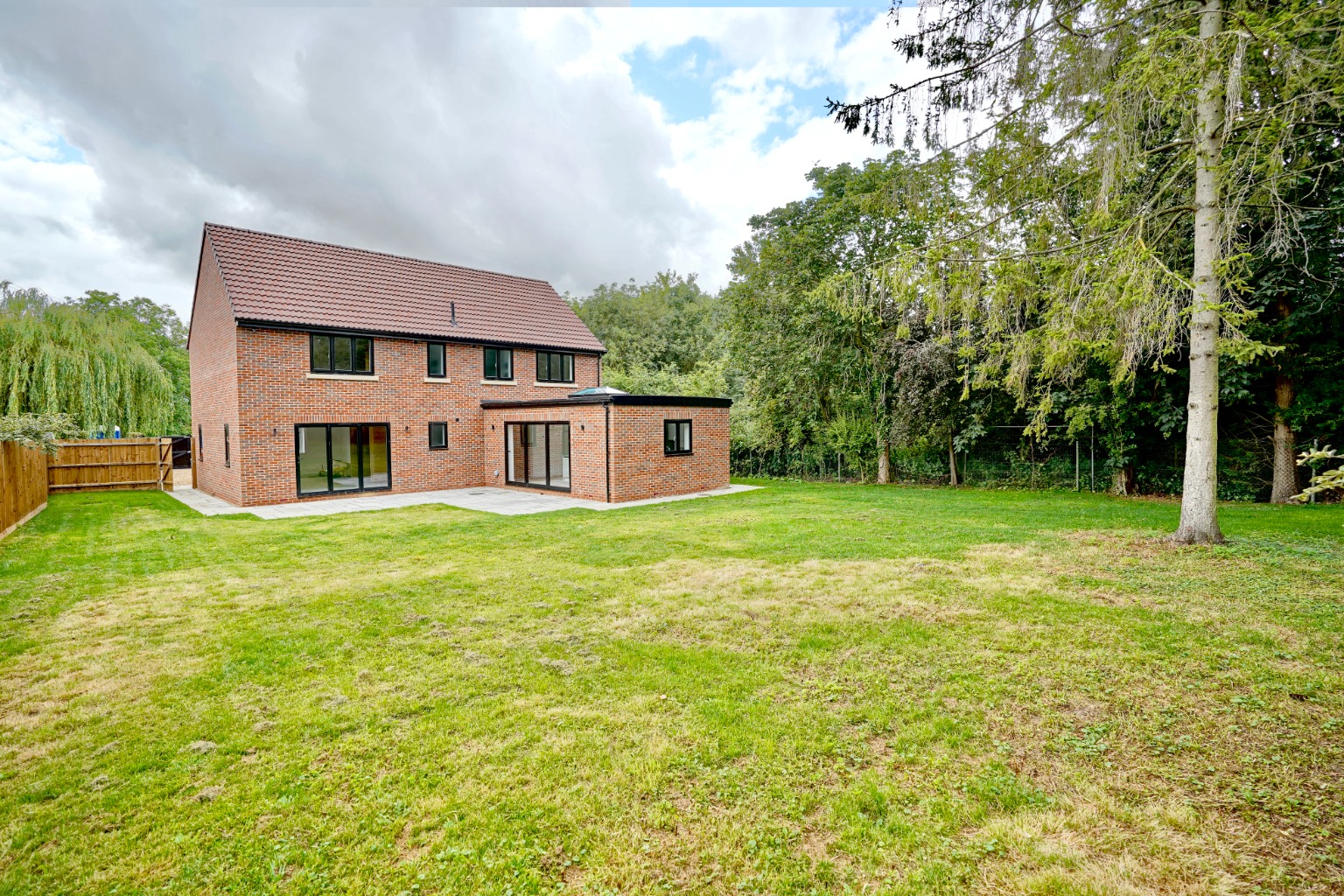 4 bed detached house for sale in High Street, Huntingdon, PE28