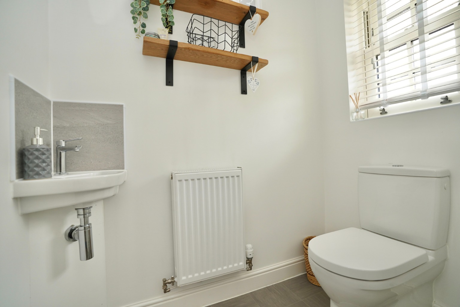 3 bed detached house for sale in Carnaile Road, Huntingdon 6