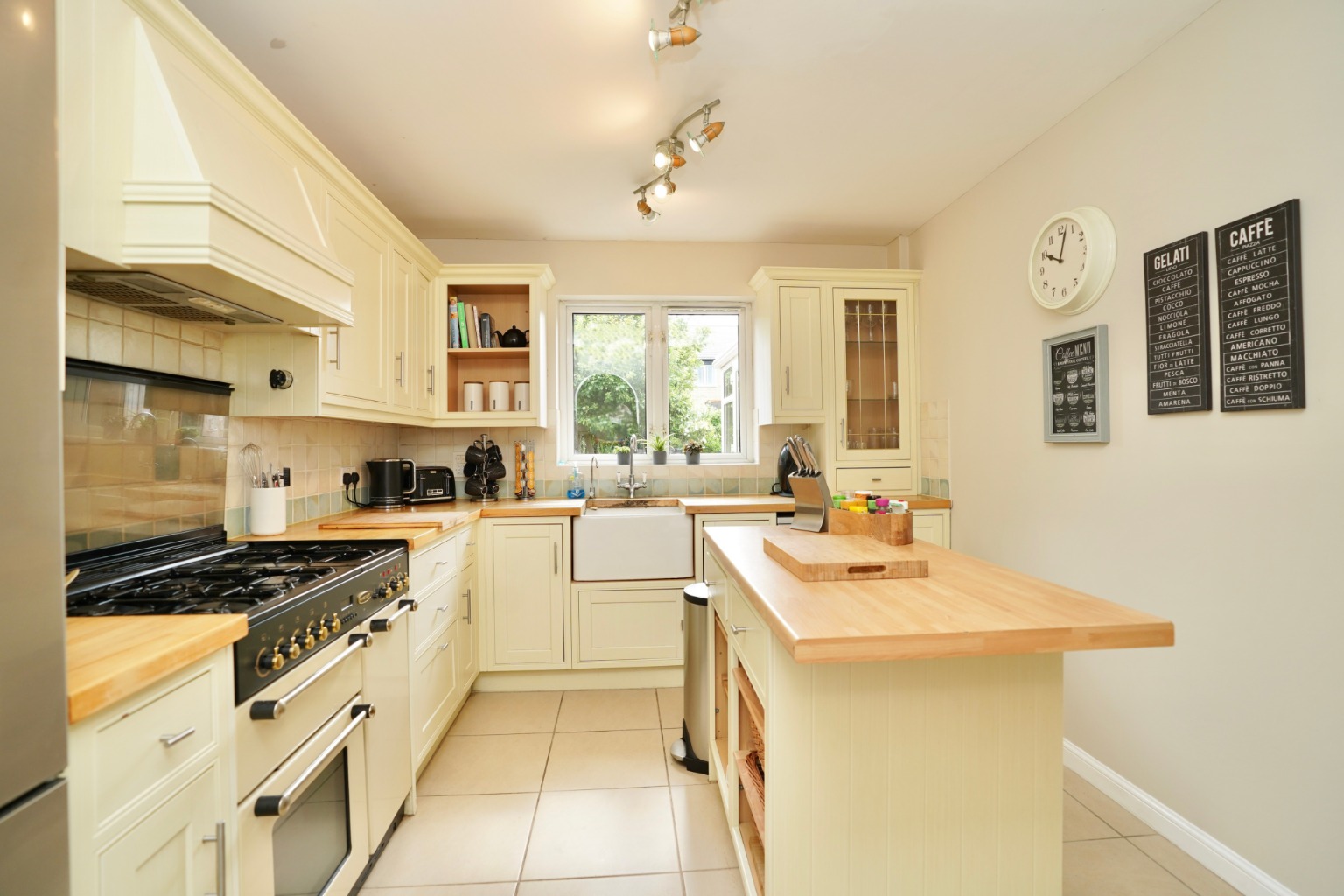 4 bed detached house for sale in Pitfield Close, Huntingdon 8