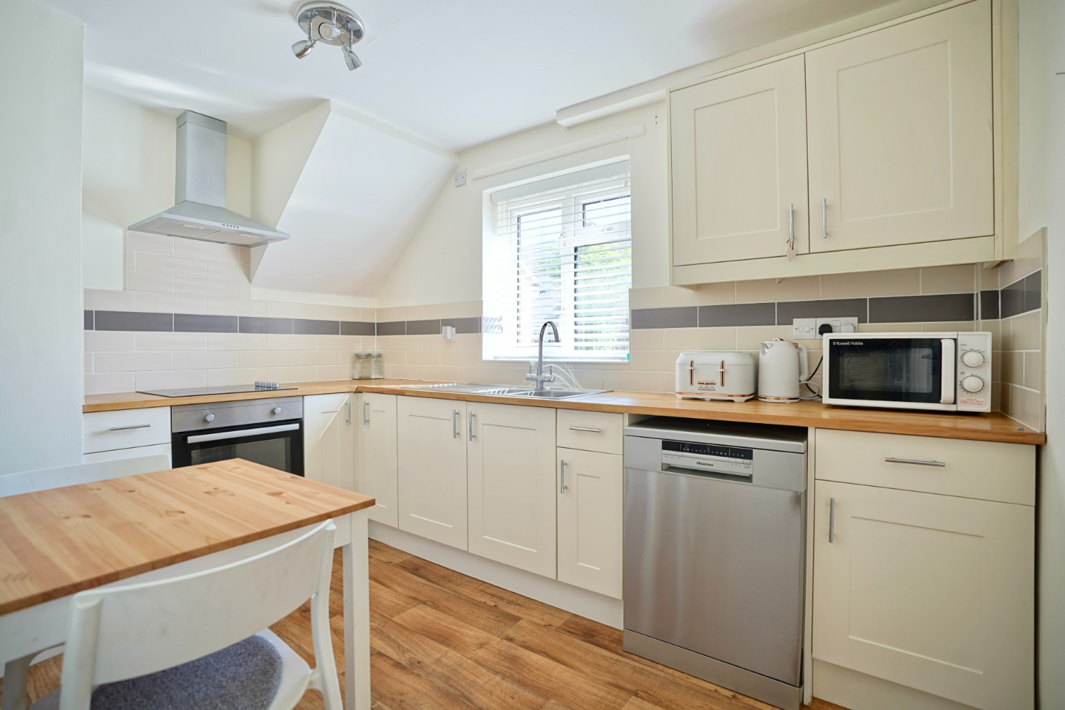 2 bed end of terrace house for sale in Norfolk Road, Huntingdon  - Property Image 2