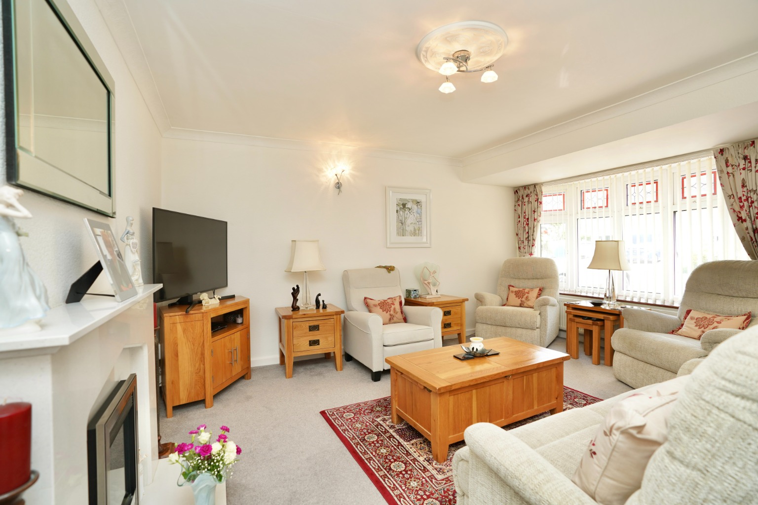 3 bed detached bungalow for sale in Chestnut Close, Huntingdon  - Property Image 5
