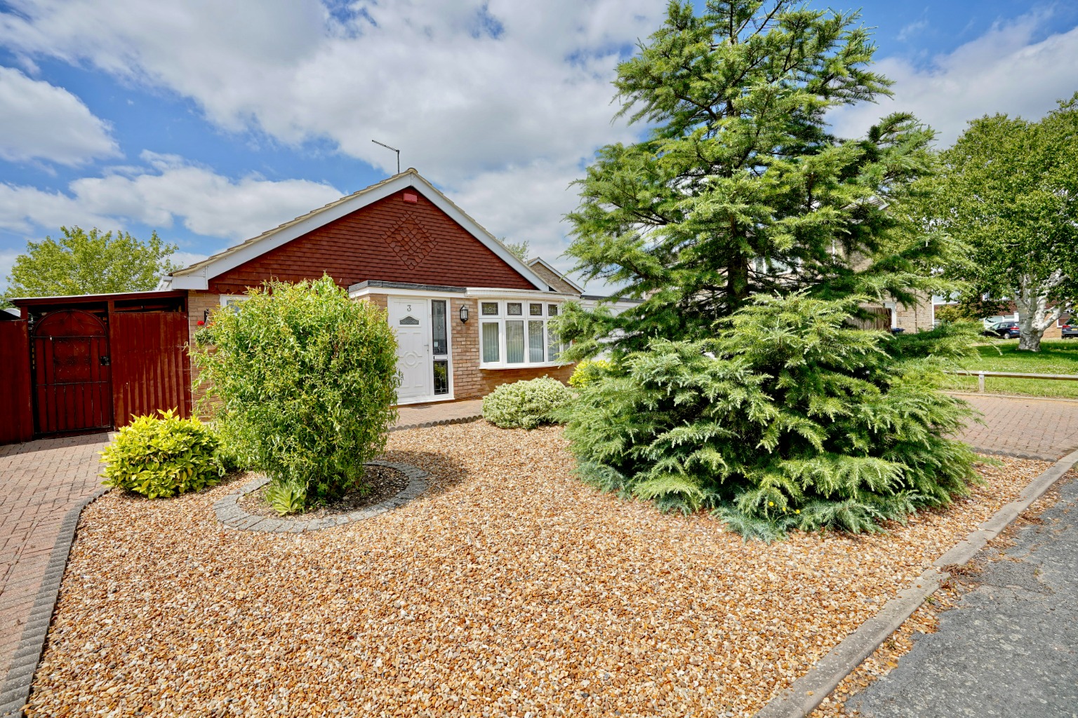 3 bed detached bungalow for sale in Chestnut Close, Huntingdon  - Property Image 15