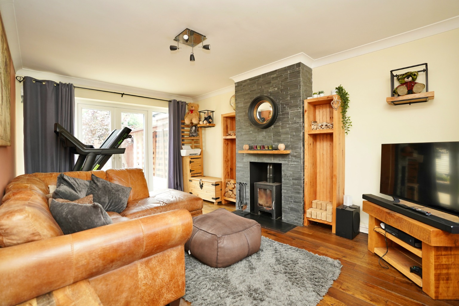 3 bed terraced house for sale in Houghton Road, St. Ives  - Property Image 3