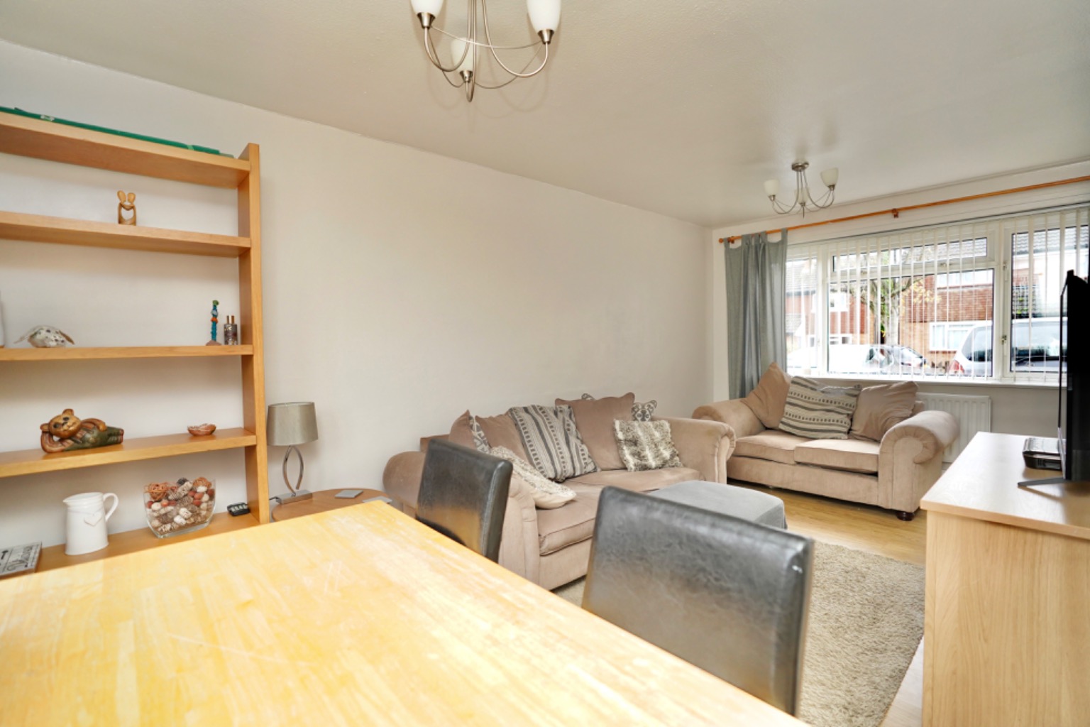 3 bed terraced house for sale in Dorset Close, Huntingdon 5