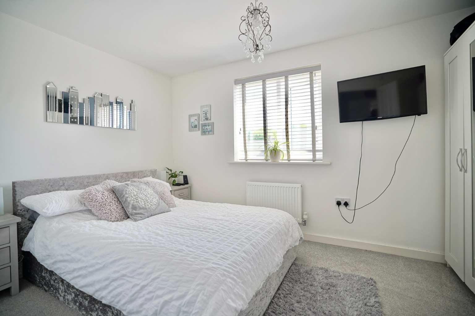 2 bed end of terrace house for sale in Bloomfield Drive, Huntingdon 8