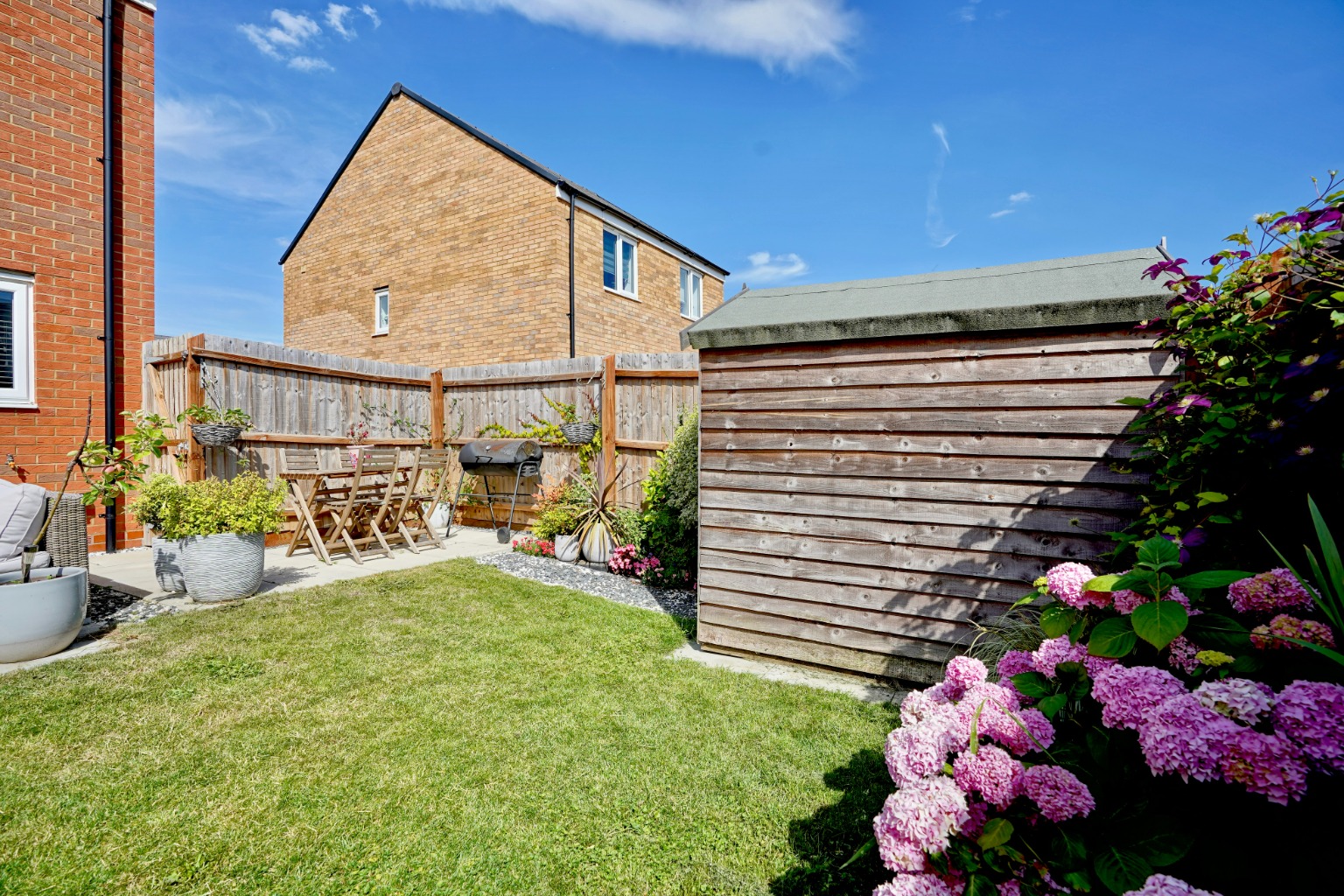 2 bed end of terrace house for sale in Bloomfield Drive, Huntingdon 12