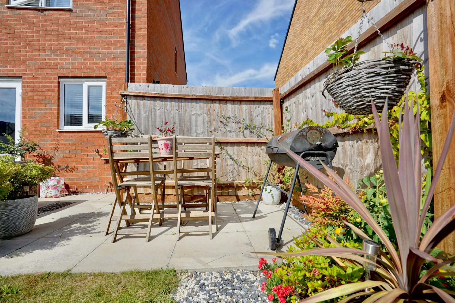 2 bed end of terrace house for sale in Bloomfield Drive, Huntingdon 13