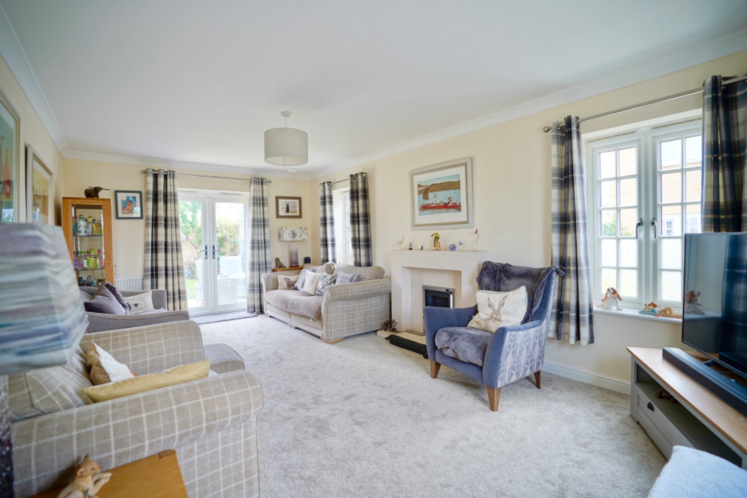 4 bed detached house for sale in Somning Close, Huntingdon 6