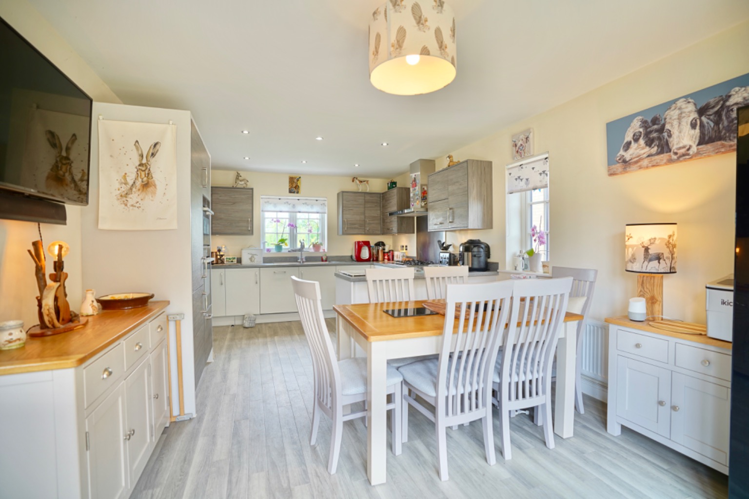 4 bed detached house for sale in Somning Close, Huntingdon 2