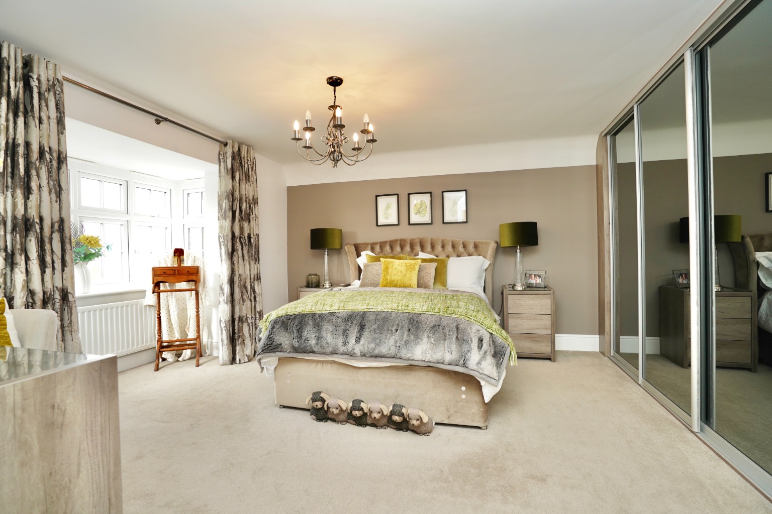 4 bed detached house for sale in Bedell Road, Huntingdon 8