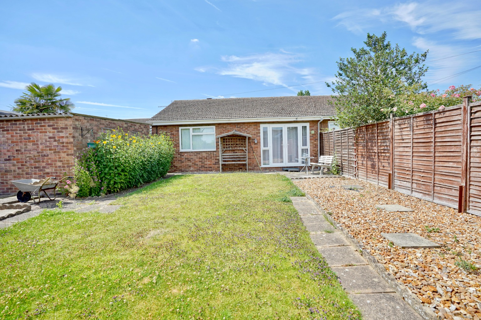 2 bed semi-detached bungalow for sale in Leechcroft, Huntingdon  - Property Image 4