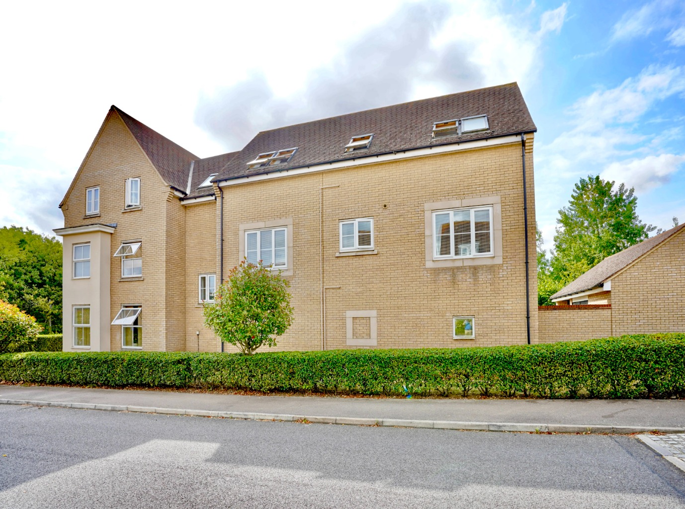 2 bed flat for sale in Stokes Drive, Huntingdon  - Property Image 4