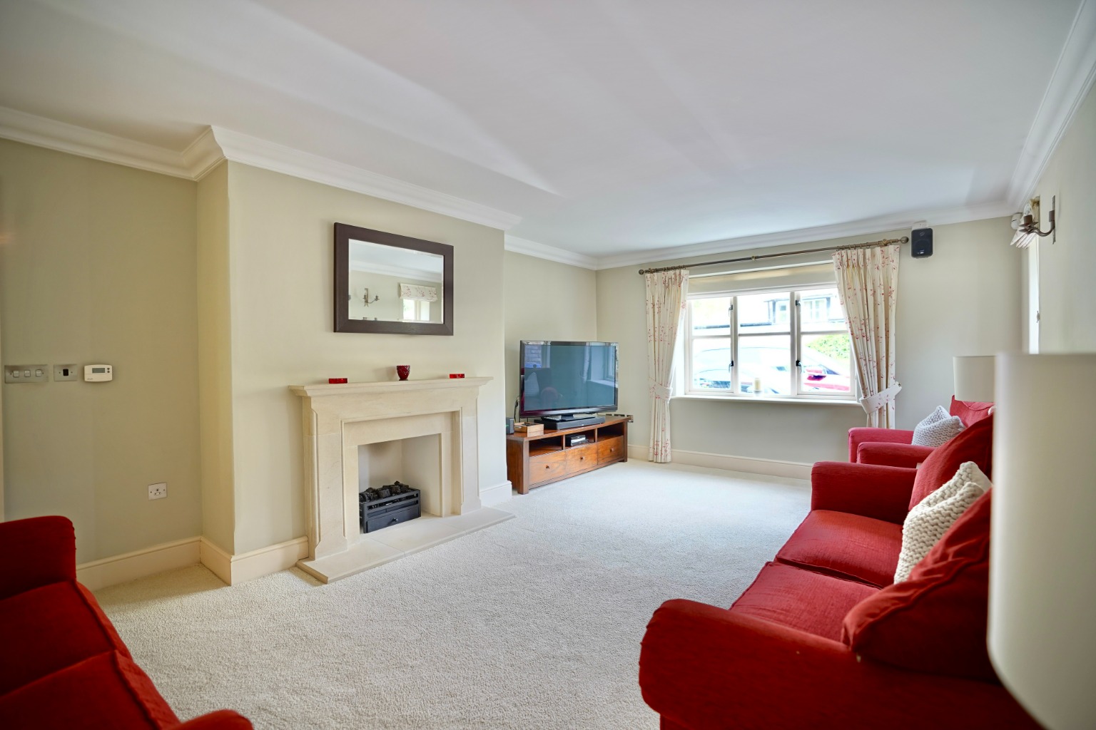 4 bed detached house for sale in The Bumbles, Huntingdon  - Property Image 3