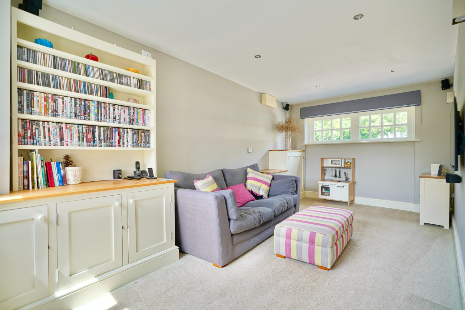 4 bed detached house for sale in The Bumbles, Huntingdon  - Property Image 9