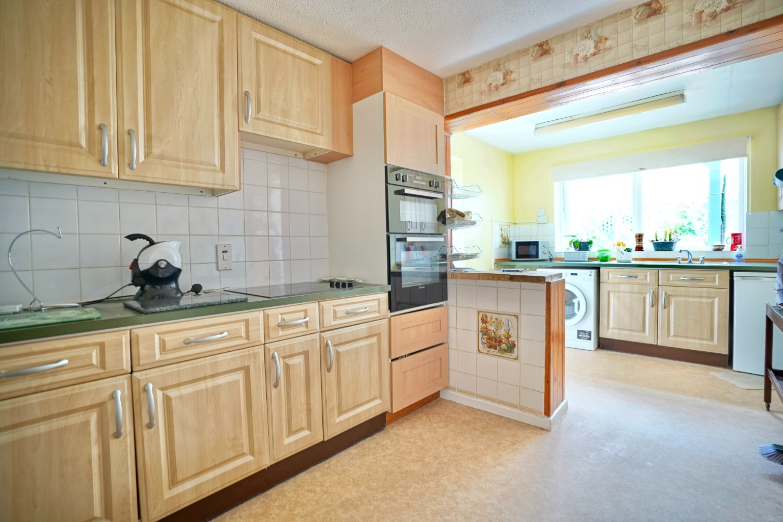 3 bed semi-detached house for sale in Hardy Close, Huntingdon  - Property Image 2