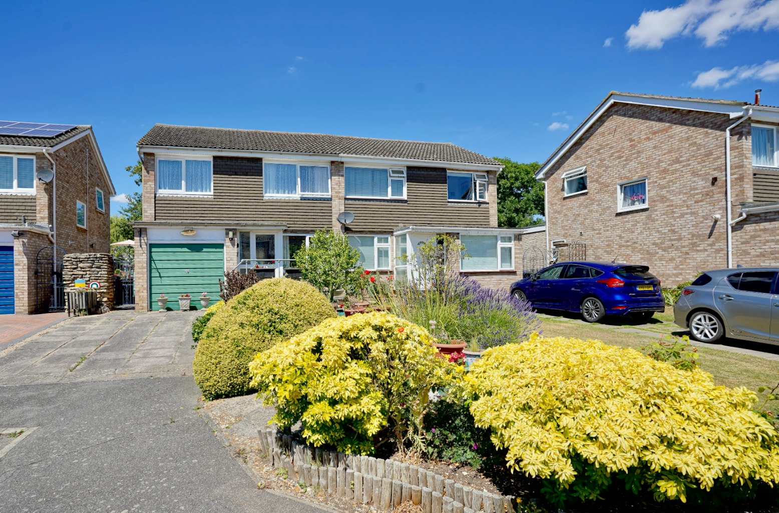 3 bed semi-detached house for sale in Hardy Close, Huntingdon  - Property Image 1