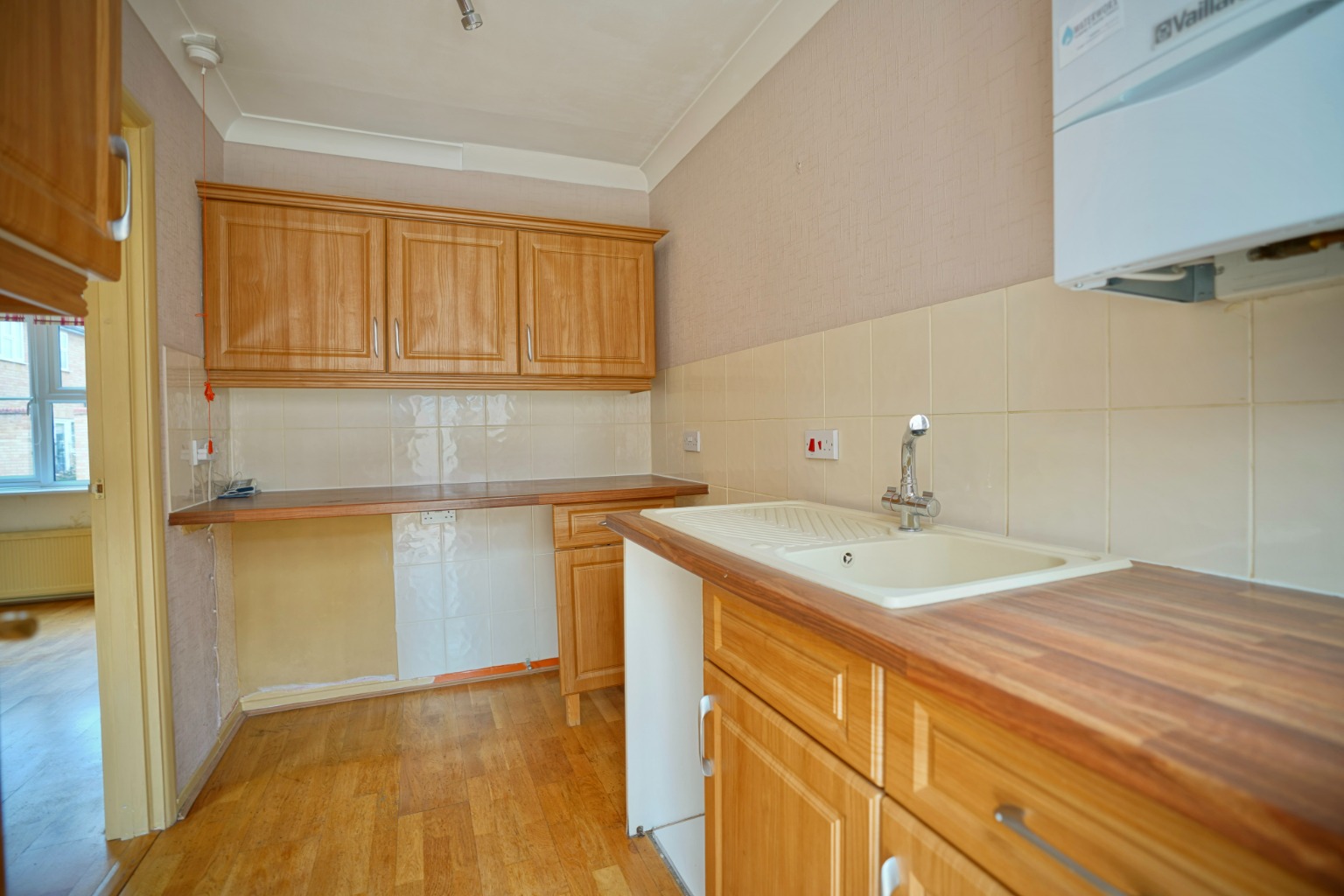 2 bed end of terrace house for sale in Harvest Court, St. Ives 3