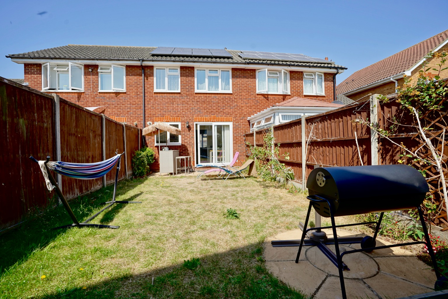 3 bed terraced house for sale in Ash Court, Huntingdon 9
