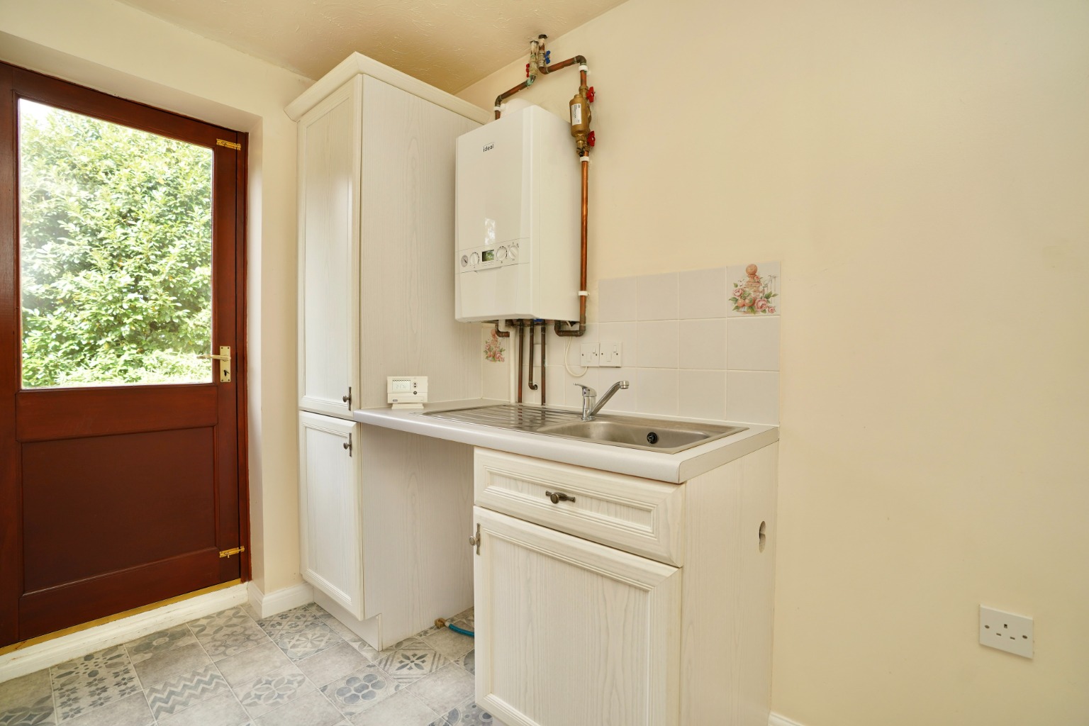 3 bed detached house for sale in Laws Crescent, Huntingdon 4