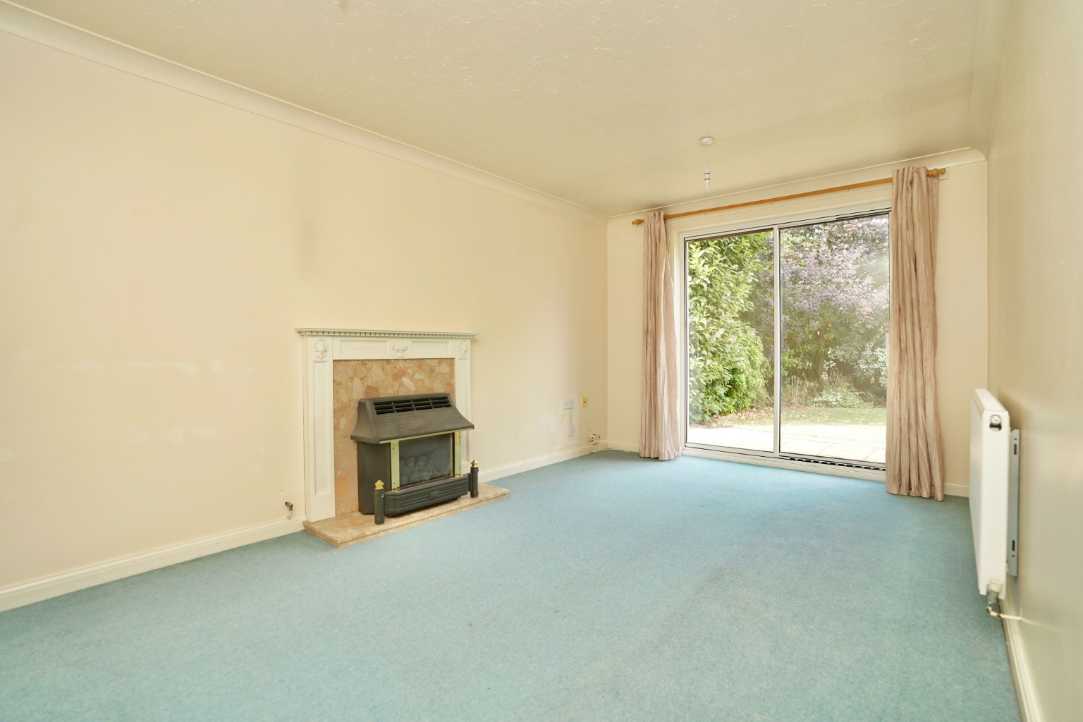 3 bed detached house for sale in Laws Crescent, Huntingdon 1