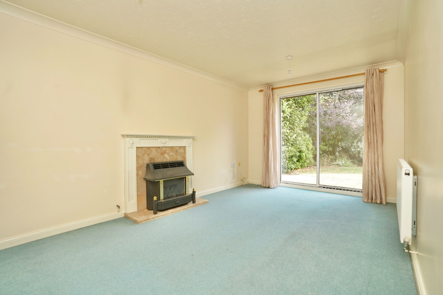 3 bed detached house for sale in Laws Crescent, Huntingdon  - Property Image 2