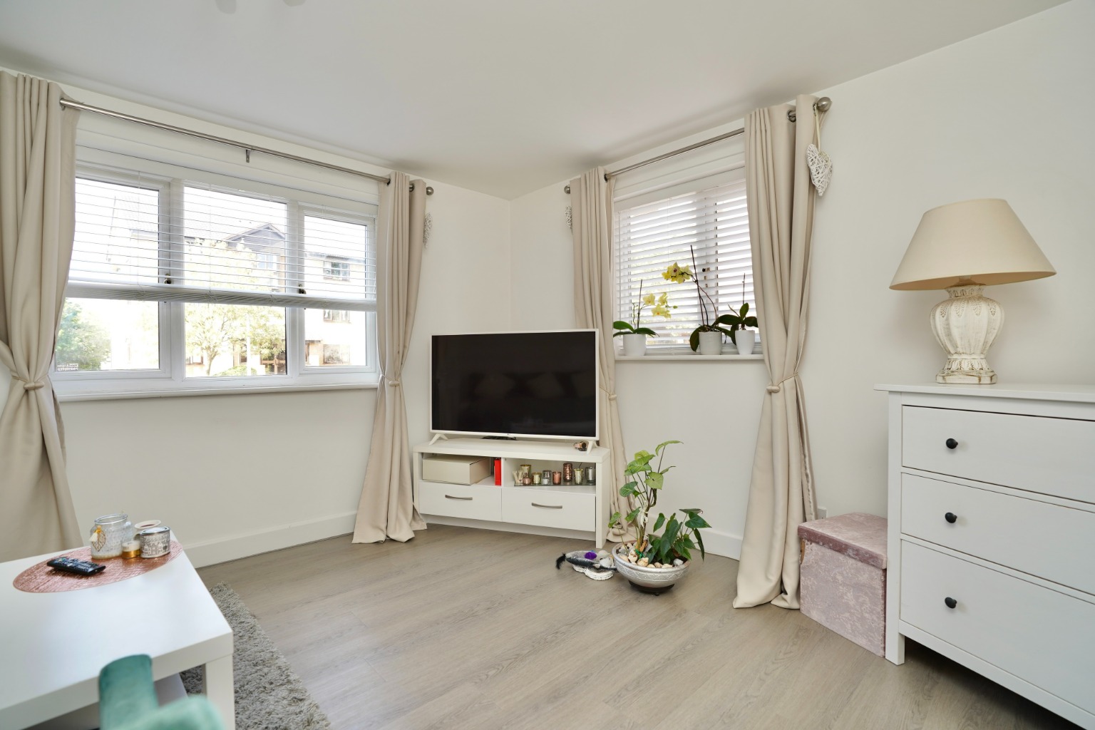 2 bed flat for sale in Ullswater, Huntingdon 2