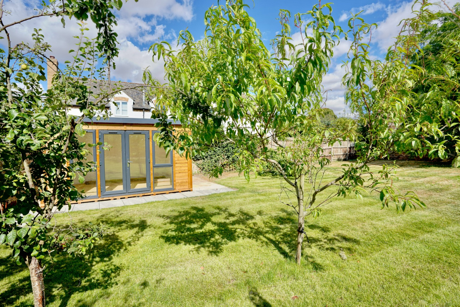 3 bed cottage for sale in High Street, Huntingdon 25