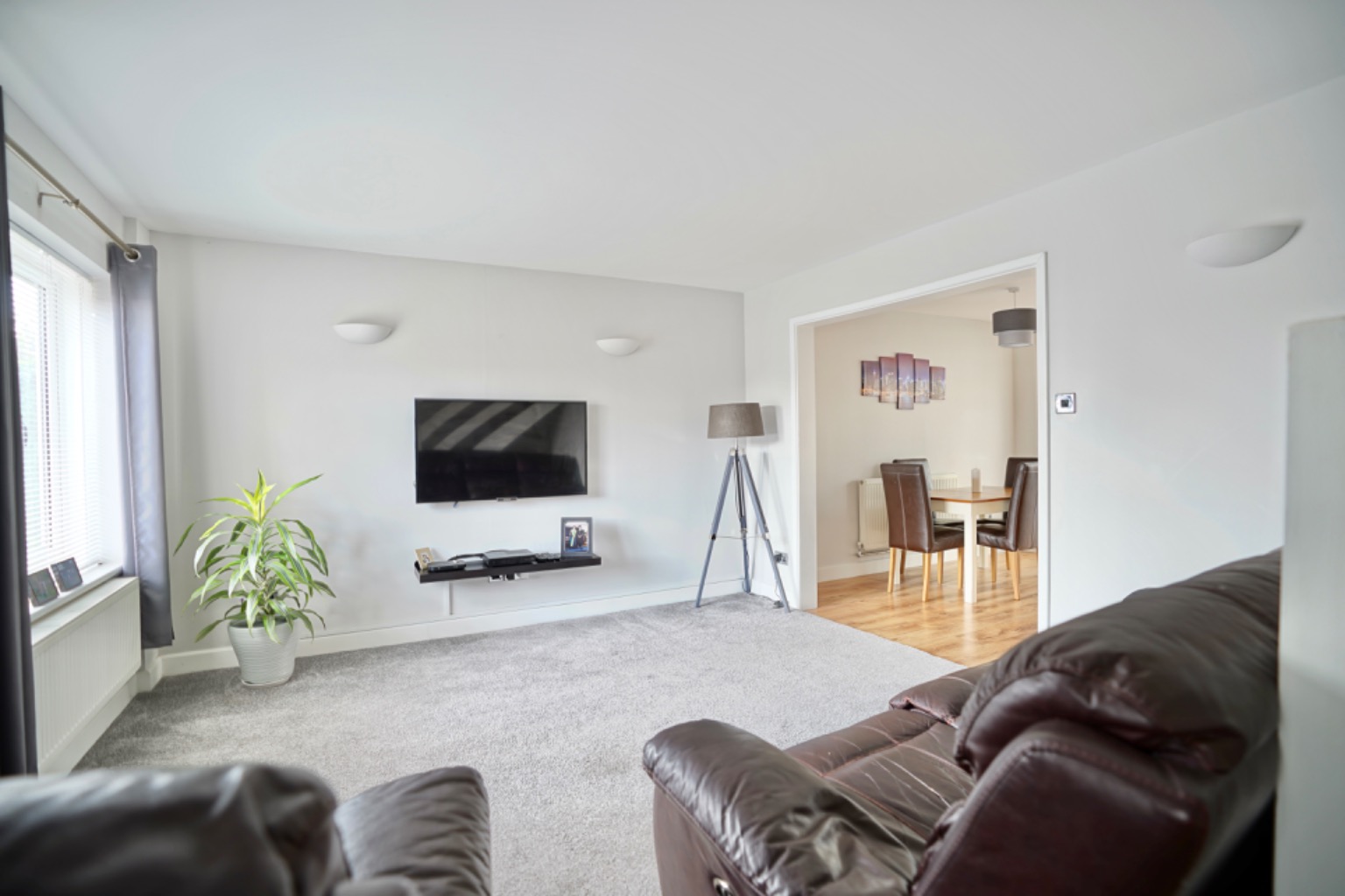3 bed end of terrace house for sale in Bedford Crescent, St Ives  - Property Image 2