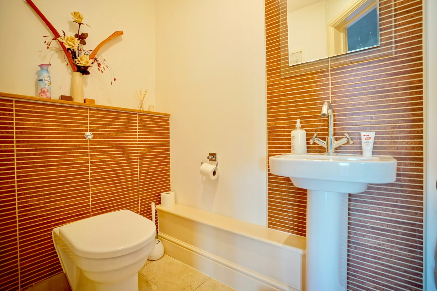 5 bed semi-detached house for sale in Manor Place, Huntingdon 6