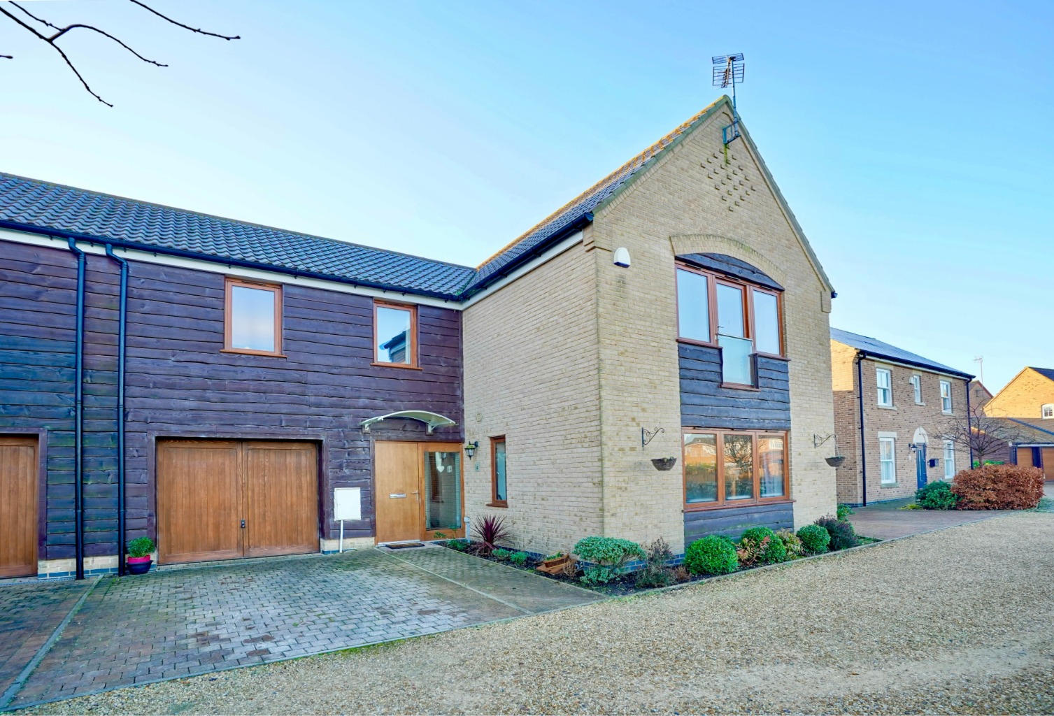 5 bed semi-detached house for sale in Manor Place, Huntingdon  - Property Image 1
