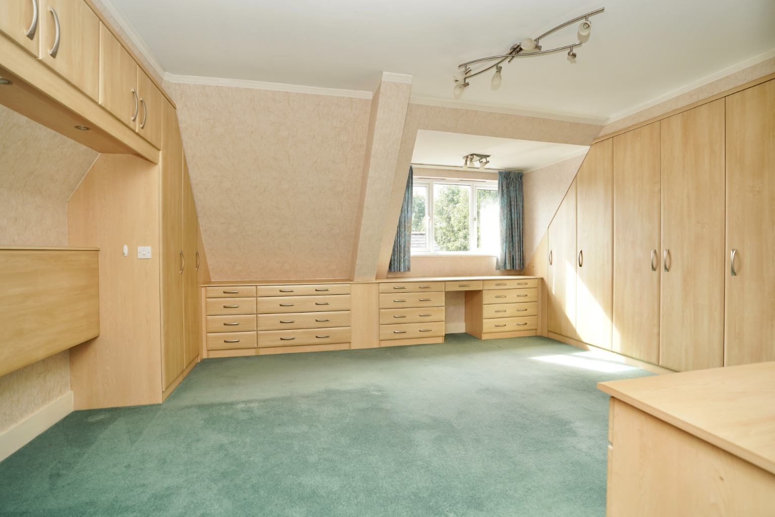 3 bed penthouse for sale in The Hurdles, Huntingdon 5