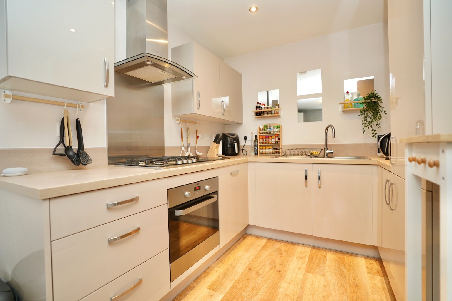2 bed flat for sale in Walston Way, Huntingdon  - Property Image 2
