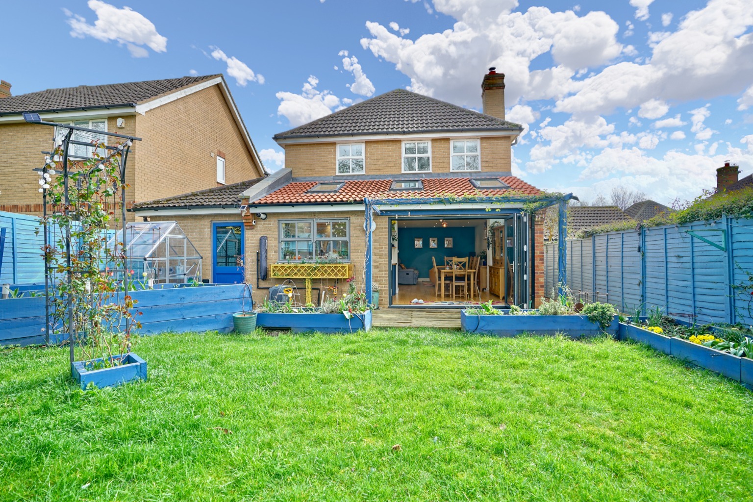 4 bed detached house for sale in Snowdonia Way, Huntingdon 3