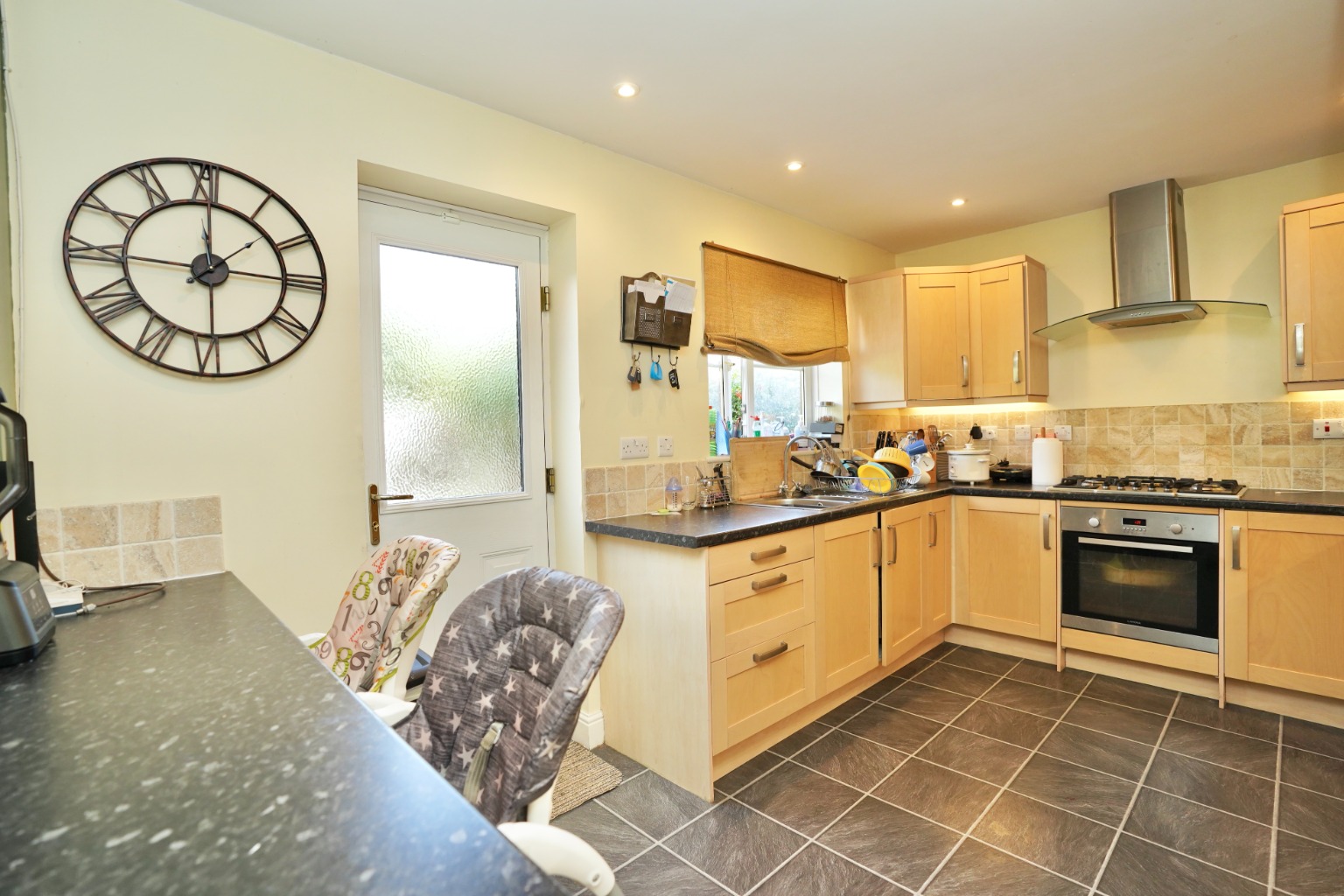 4 bed detached house for sale in Lomax Drive, Huntingdon 2
