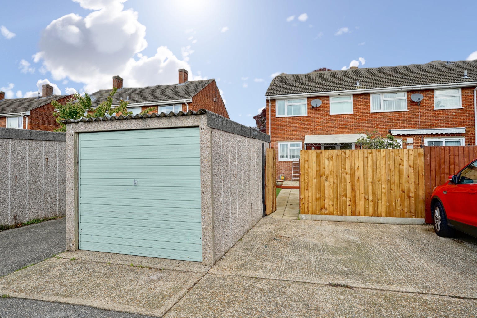 3 bed end of terrace house for sale in Prospero Way, Huntingdon 10