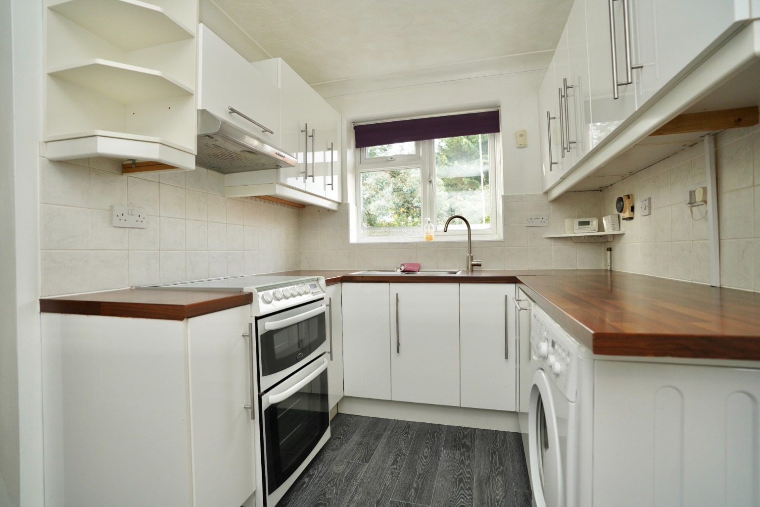 2 bed semi-detached bungalow for sale in Windsor Gardens, Huntingdon  - Property Image 3