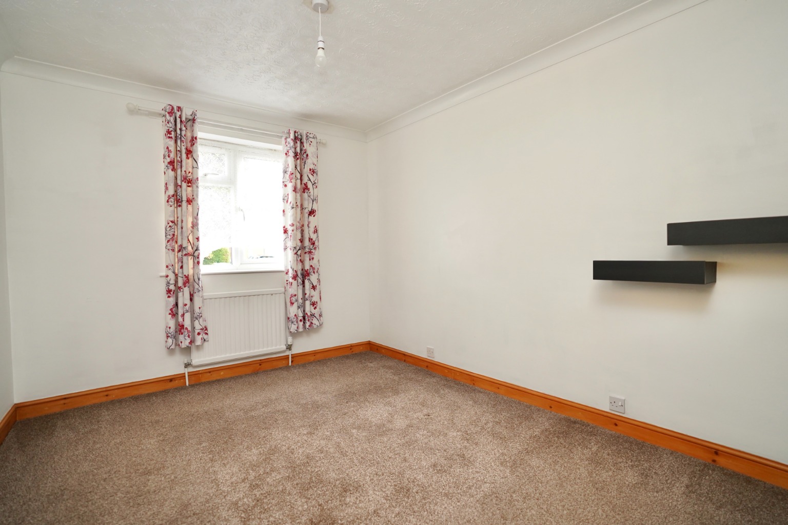 2 bed semi-detached bungalow for sale in Windsor Gardens, Huntingdon  - Property Image 7