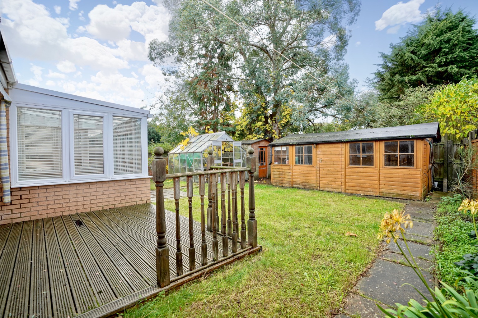 2 bed semi-detached bungalow for sale in Windsor Gardens, Huntingdon 3