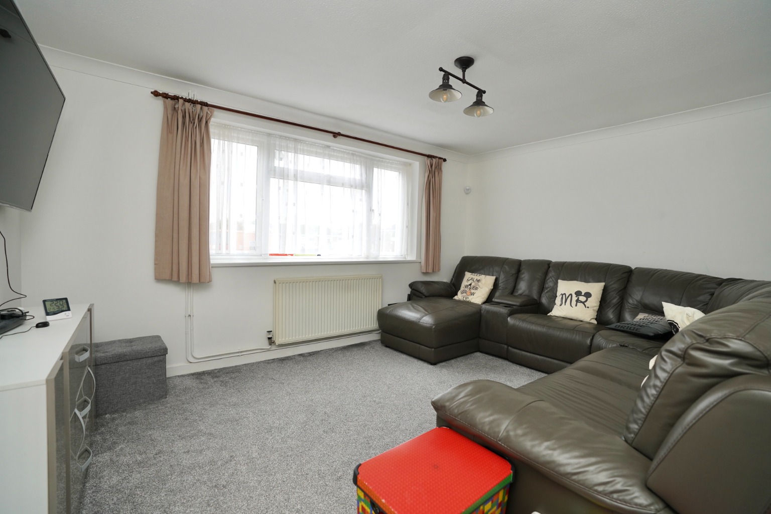 2 bed semi-detached house for sale in Lancelot Way, Huntingdon  - Property Image 5