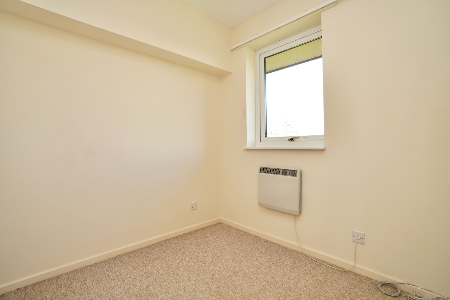 2 bed flat for sale in Ullswater, Huntingdon  - Property Image 5