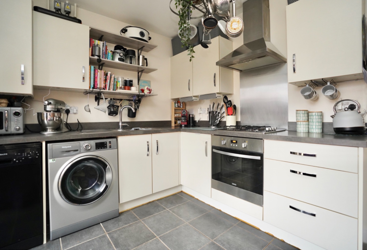 2 bed terraced house for sale in Wheatstone Road, Huntingdon 7