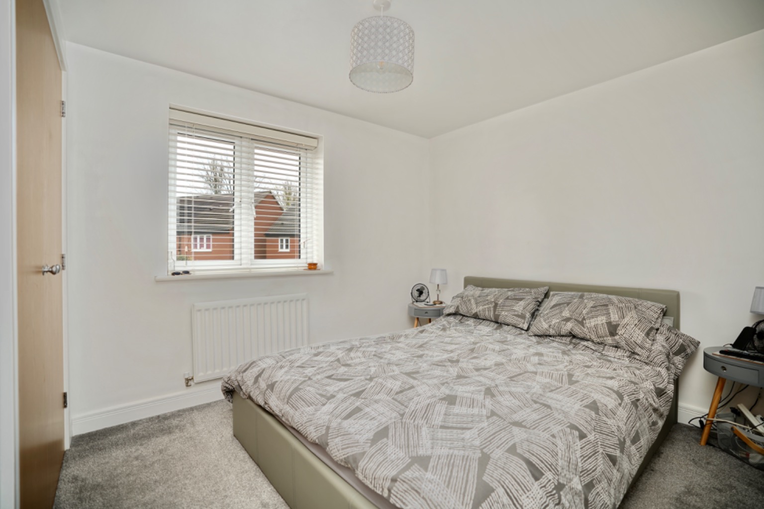 2 bed terraced house for sale in Wheatstone Road, Huntingdon 4