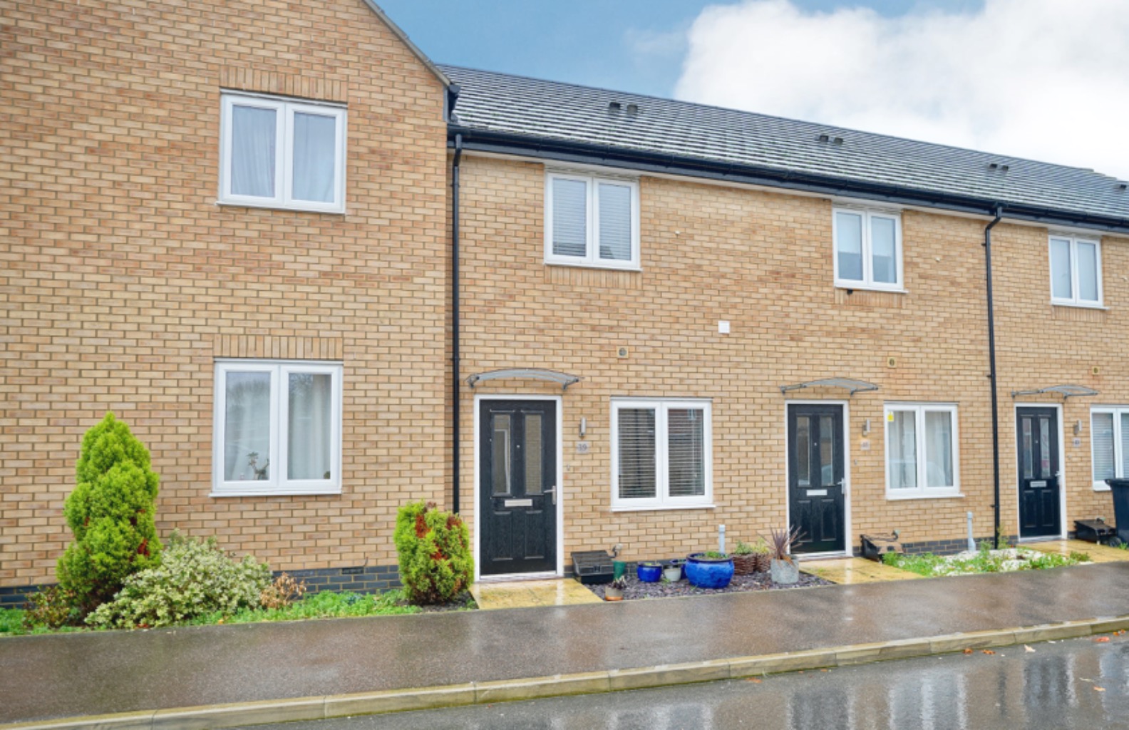 2 bed terraced house for sale in Wheatstone Road, Huntingdon  - Property Image 1