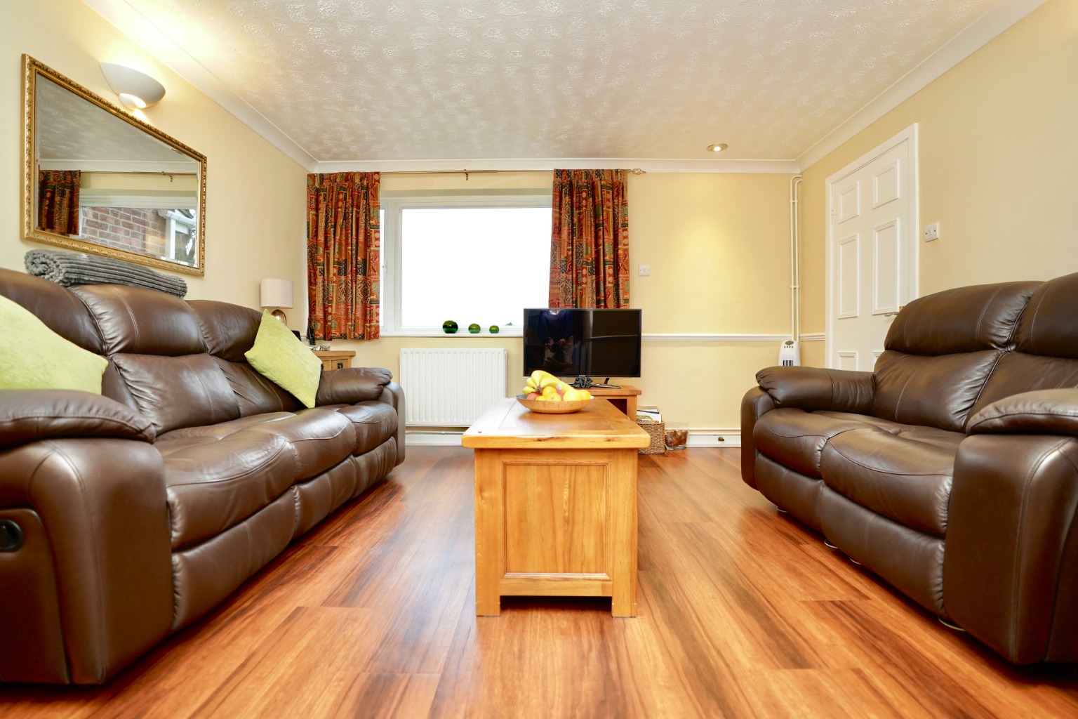 3 bed end of terrace house for sale in Lancelot Way, Huntingdon 6
