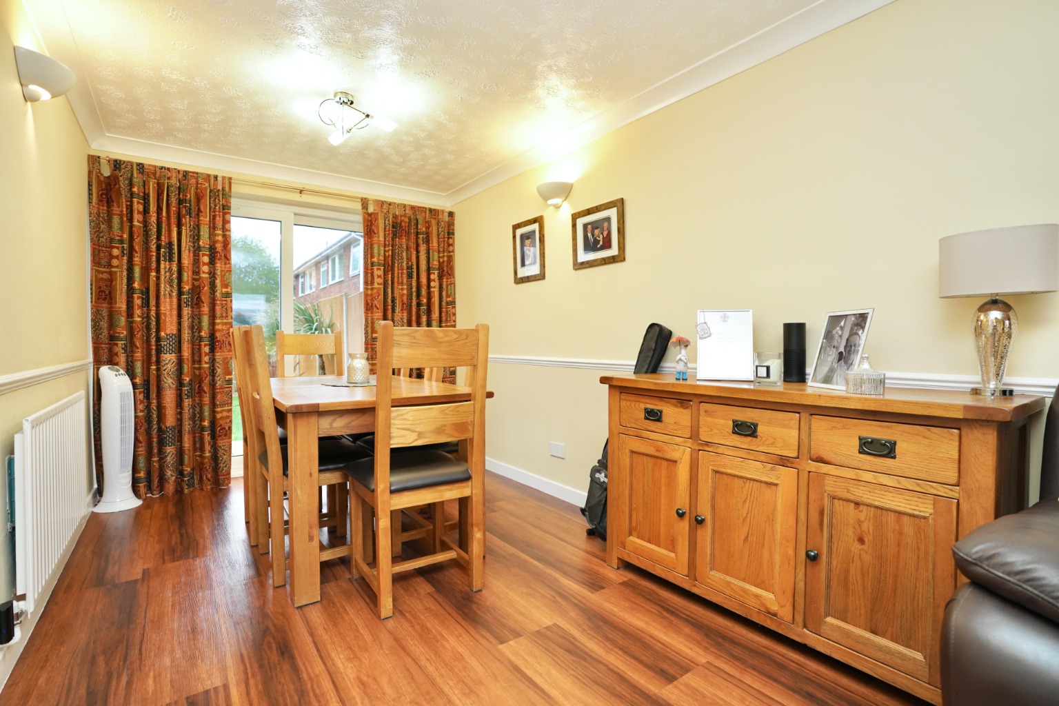 3 bed end of terrace house for sale in Lancelot Way, Huntingdon 5