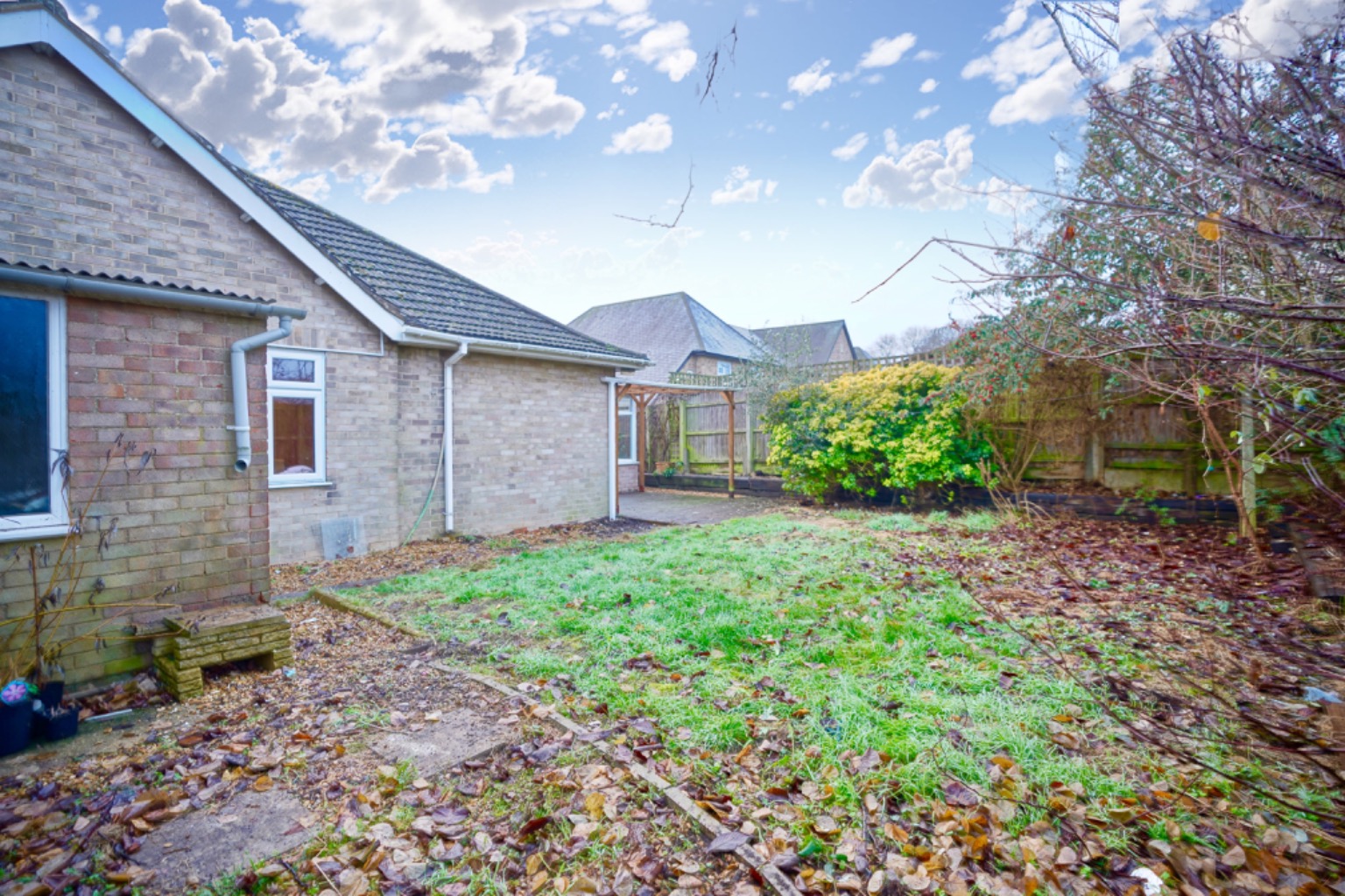3 bed detached bungalow for sale in Mayfield Road, Huntingdon 3