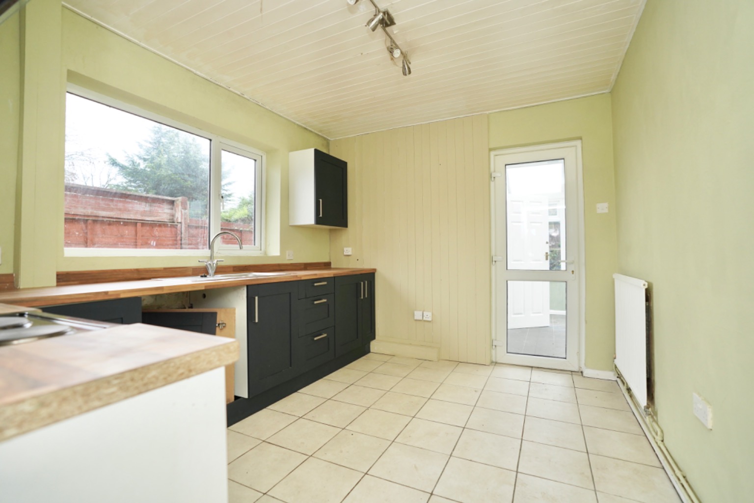 3 bed detached bungalow for sale in Mayfield Road, Huntingdon 2