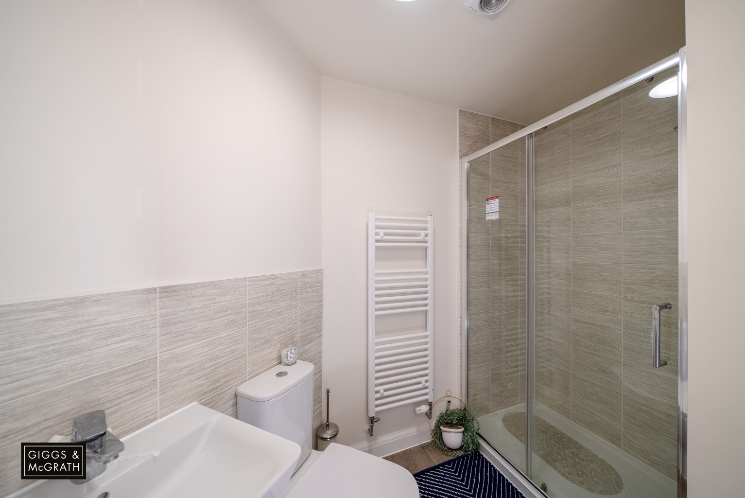 5 bed detached house for sale in Eldrida Drive, Huntingdon 13